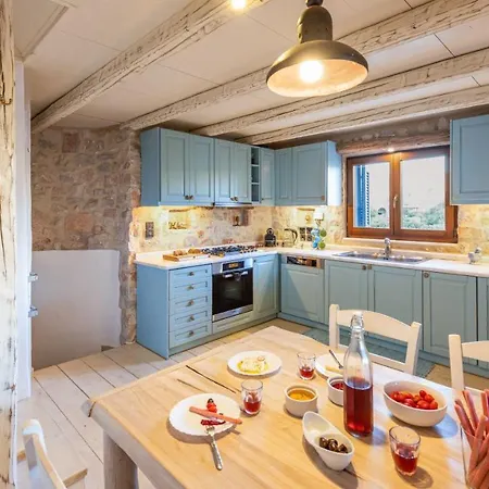 Blue Greens Villa *